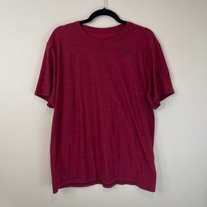Nike Training Breathe Hyper Dry T-Shirt Mens Size Large Burgundy Red